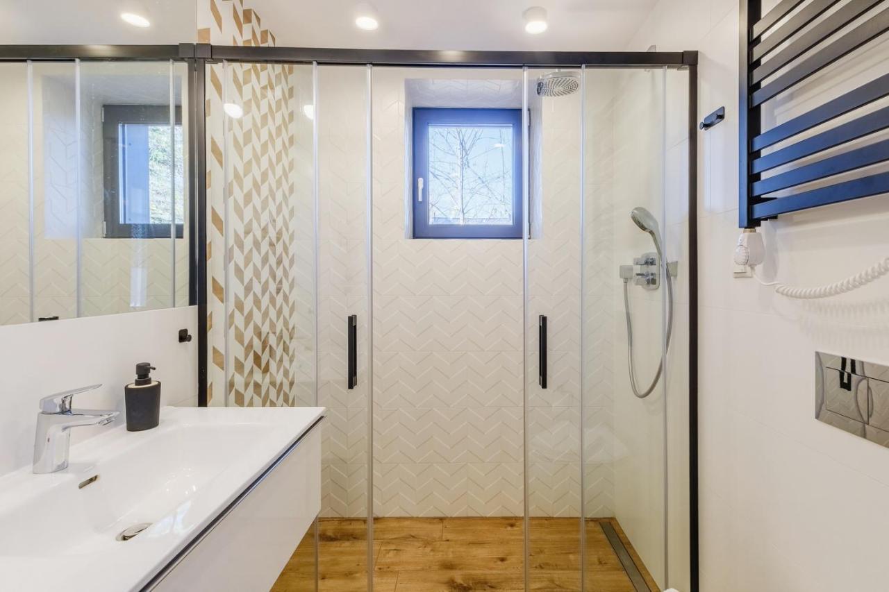 Rezydencja Ornak 5 - Stylowe Apartamenty Z Balkonami I Jacuzzi, 5 Min Pieszo Do Krupowek, Izby Podhalanskie Закопане Екстер'єр фото