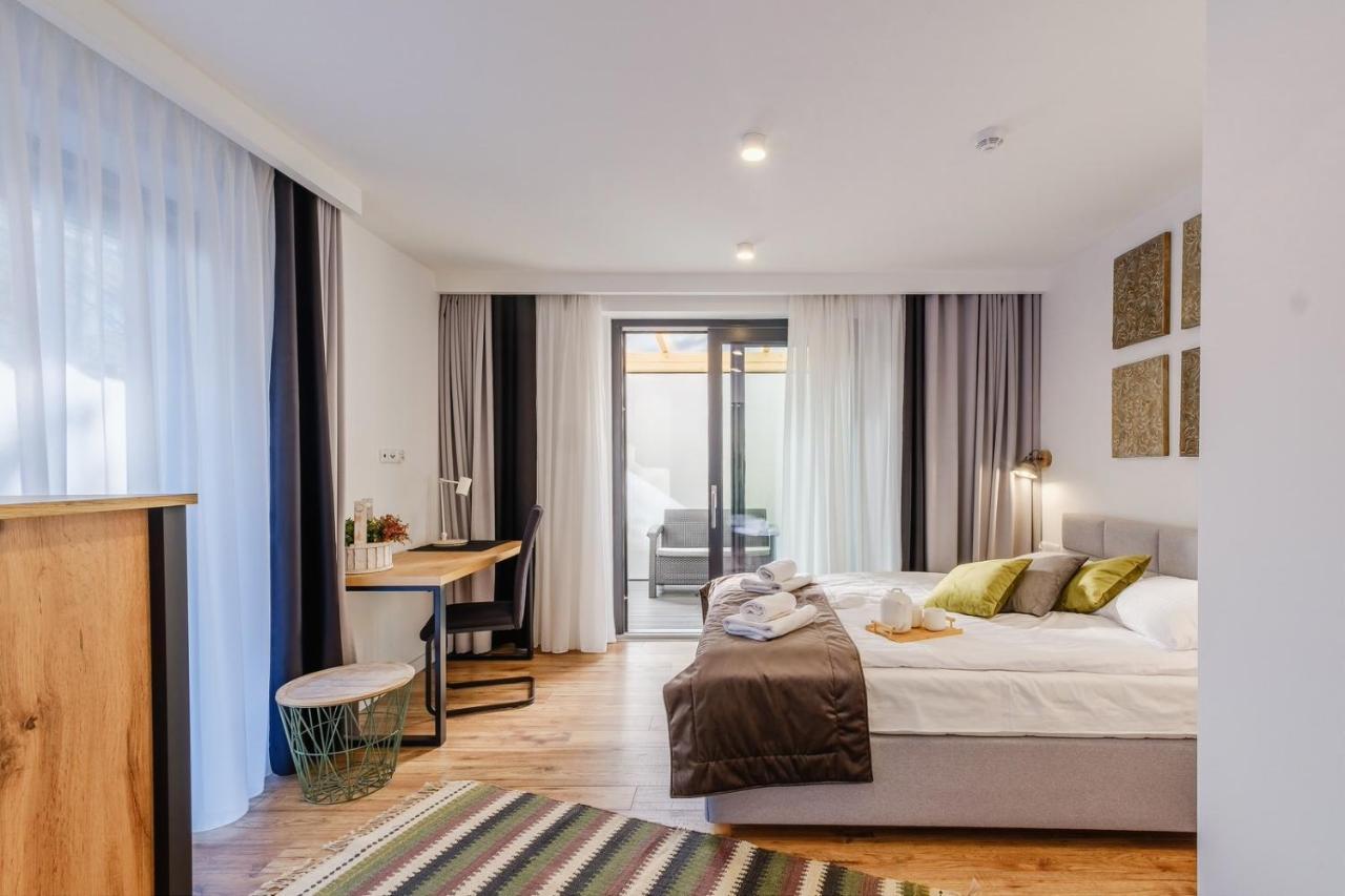Rezydencja Ornak 5 - Stylowe Apartamenty Z Balkonami I Jacuzzi, 5 Min Pieszo Do Krupowek, Izby Podhalanskie Закопане Екстер'єр фото