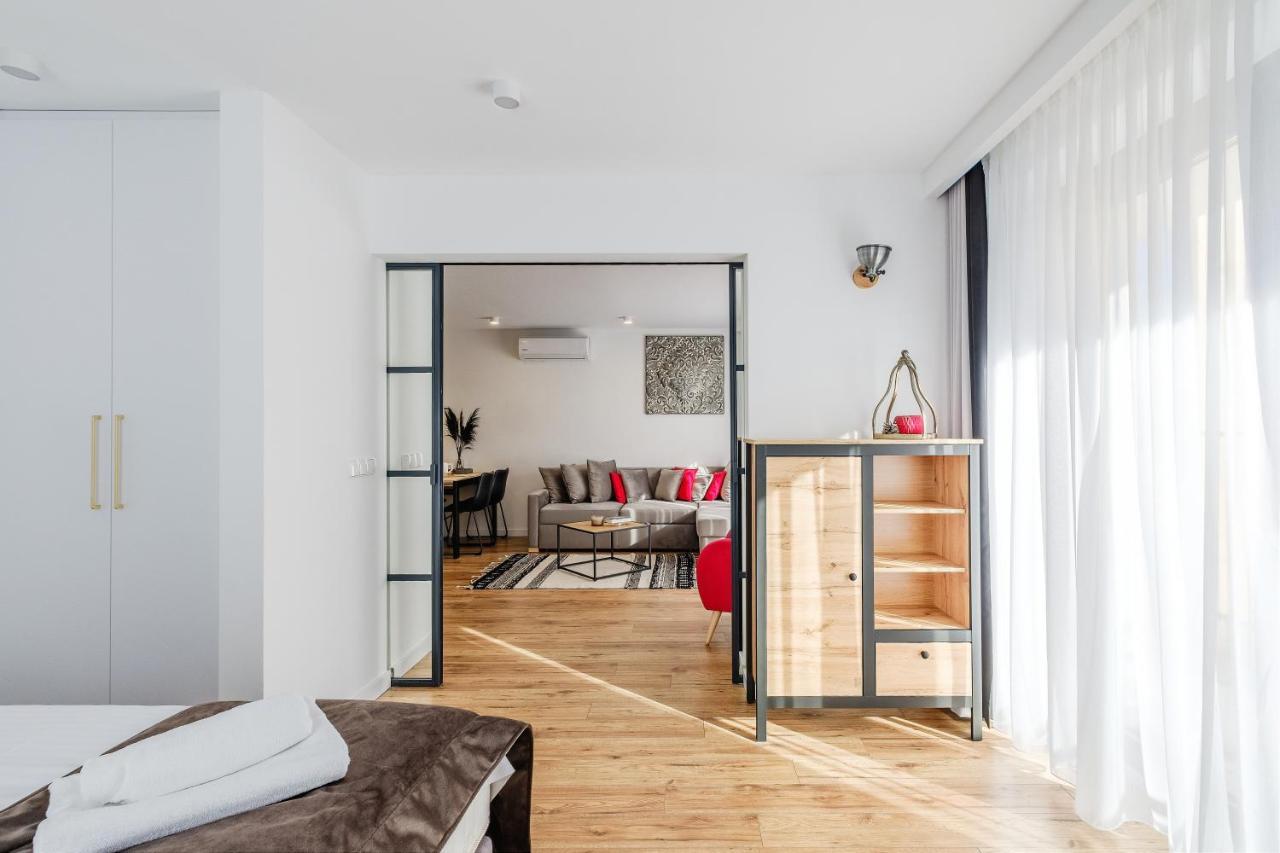 Rezydencja Ornak 5 - Stylowe Apartamenty Z Balkonami I Jacuzzi, 5 Min Pieszo Do Krupowek, Izby Podhalanskie Закопане Екстер'єр фото